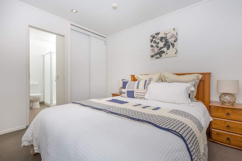 CITY CENTRE - 2 Bedroom Fully Furnished photo