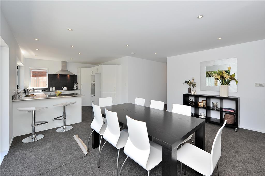 Flexible Family Living with Self-Contained Flat photo