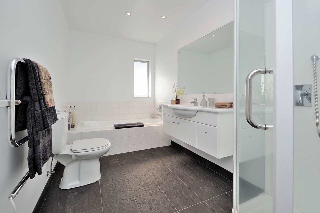 Flexible Family Living with Self-Contained Flat photo