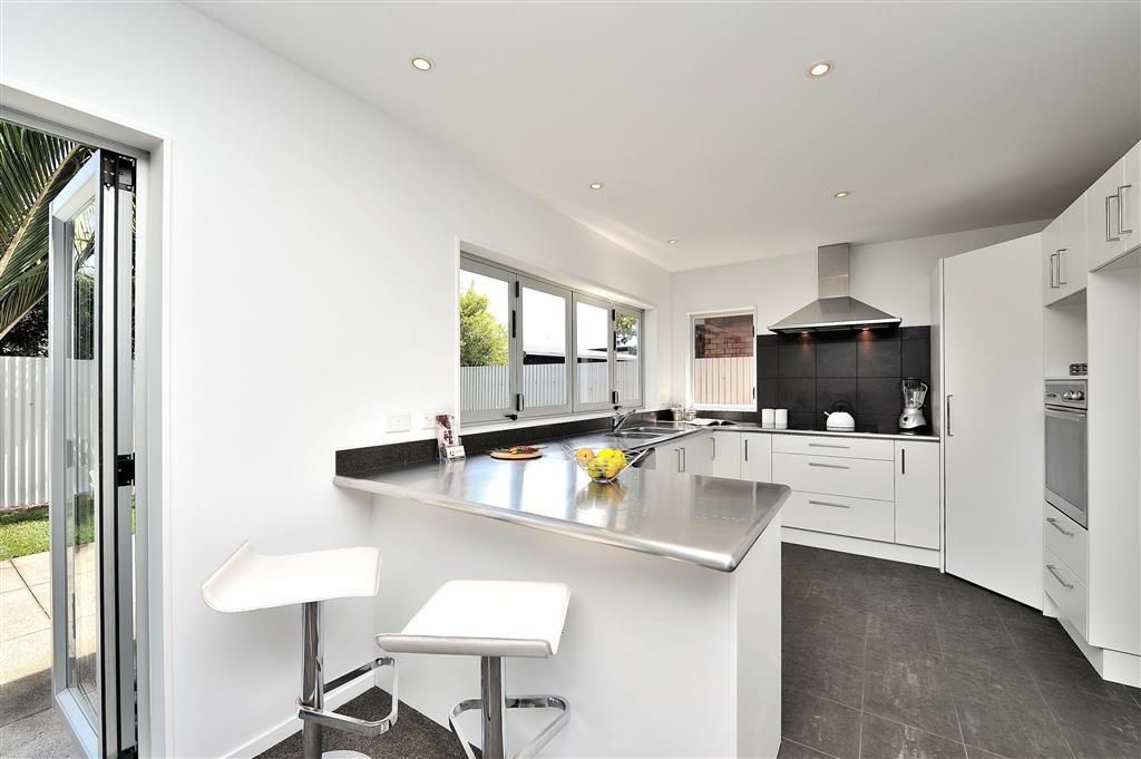 Flexible Family Living with Self-Contained Flat photo