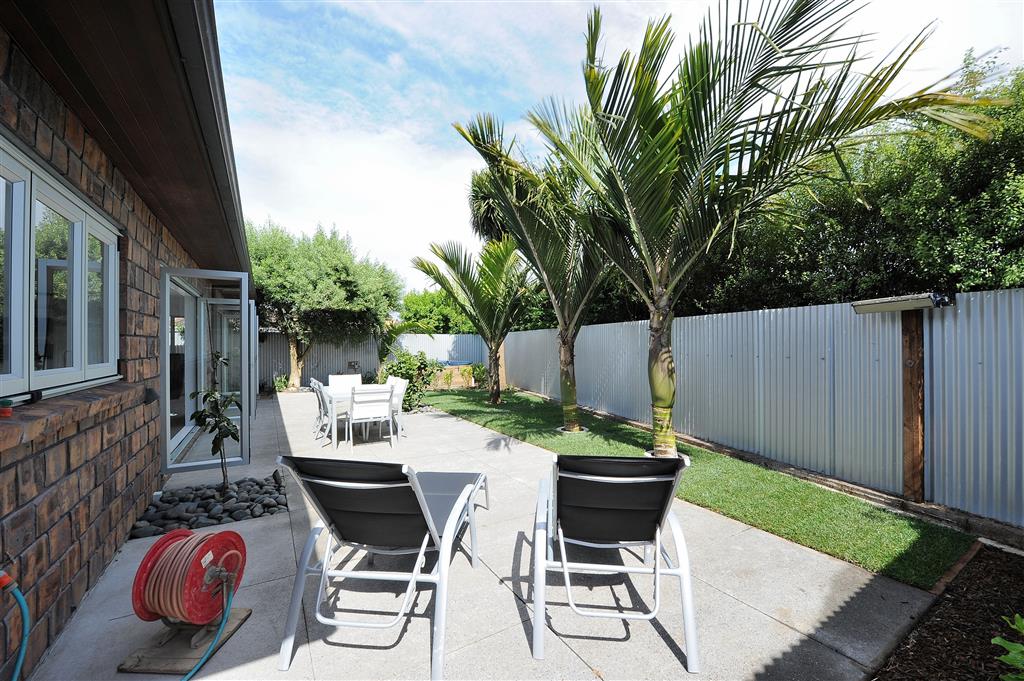 Flexible Family Living with Self-Contained Flat photo