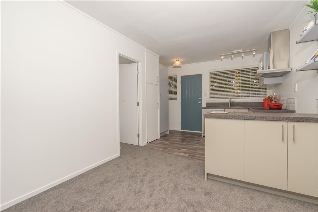 TE ATATU PENINSULA photo