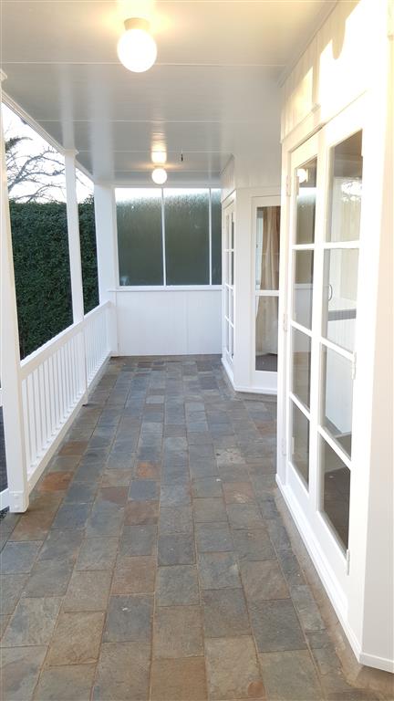 ONEHUNGA - 4 Bdrm/2 Bathroom Family Home photo