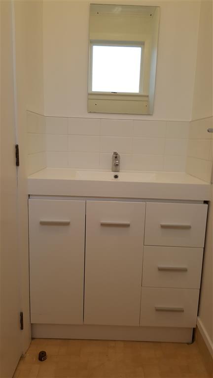 ONEHUNGA - 4 Bdrm/2 Bathroom Family Home photo