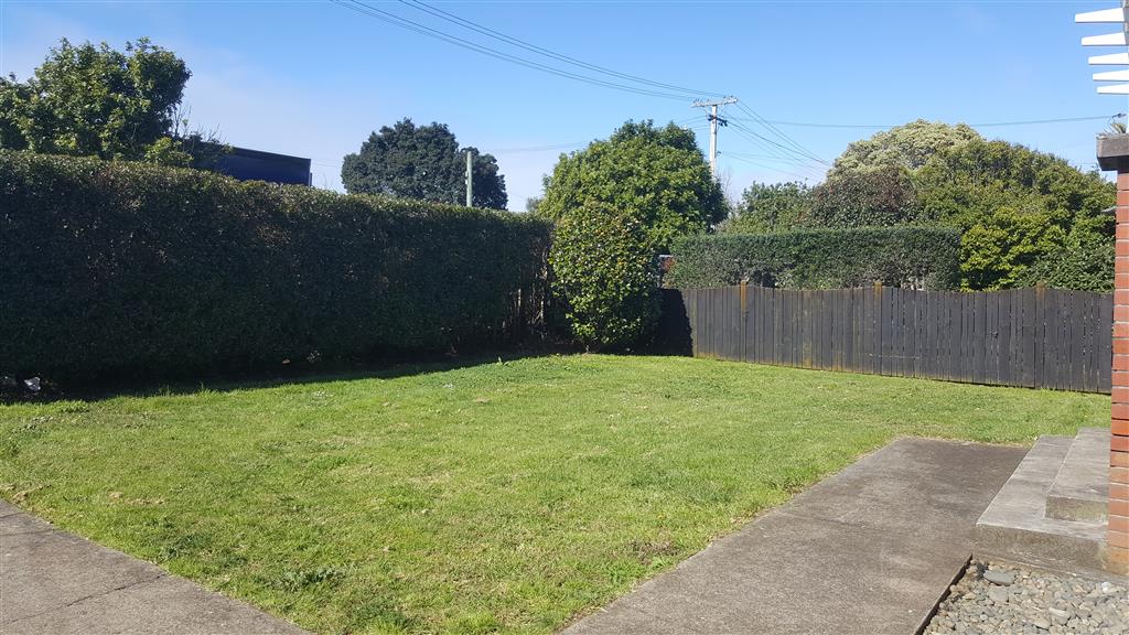 ONEHUNGA - 4 Bdrm/2 Bathroom Family Home photo