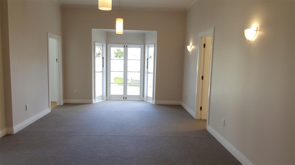 ONEHUNGA - 4 Bdrm/2 Bathroom Family Home photo