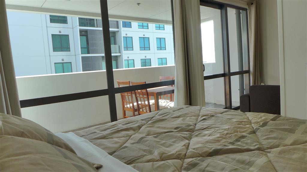 CITY CENTRE - Dockside Cutie photo