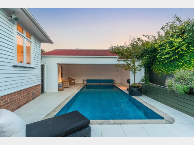ST HELIERS - Location, Privacy, & Water View  photo