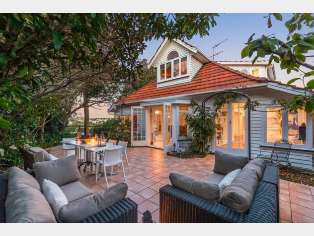 ST HELIERS - Location, Privacy, & Water View  photo