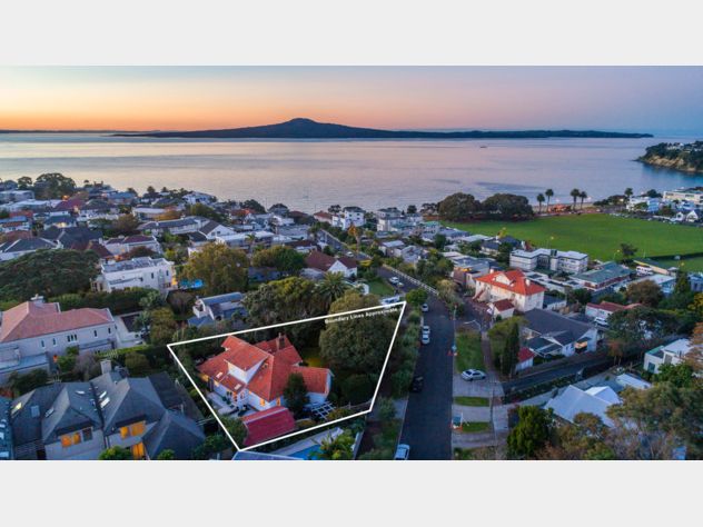 ST HELIERS - Location, Privacy, & Water View  photo