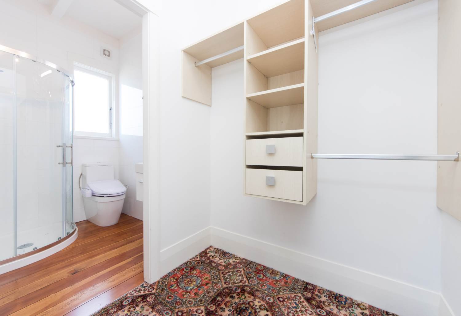 MOUNT EDEN - 4 double bedroom home with 3 bathrooms  photo