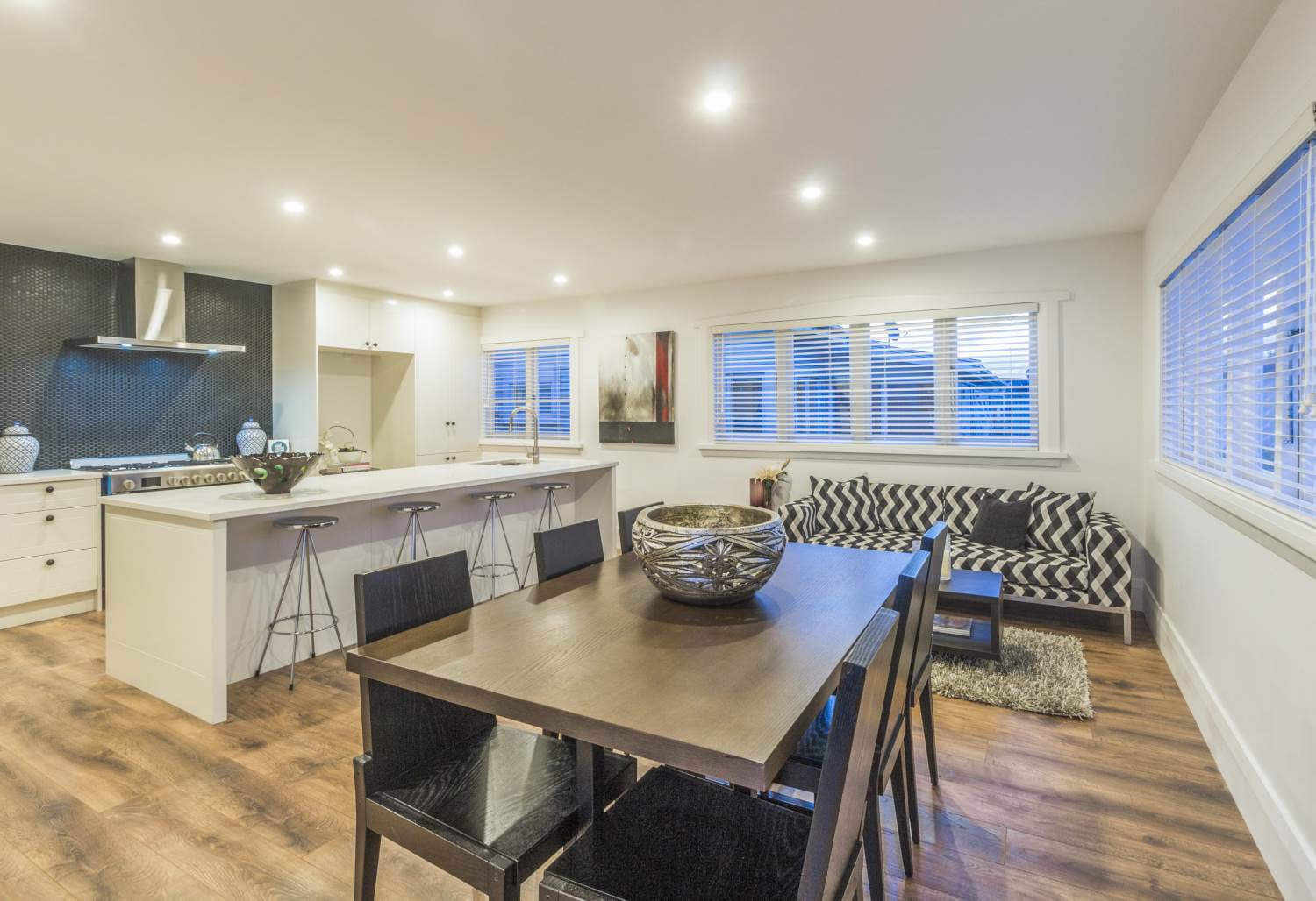 MOUNT EDEN - 4 double bedroom home with 3 bathrooms  photo