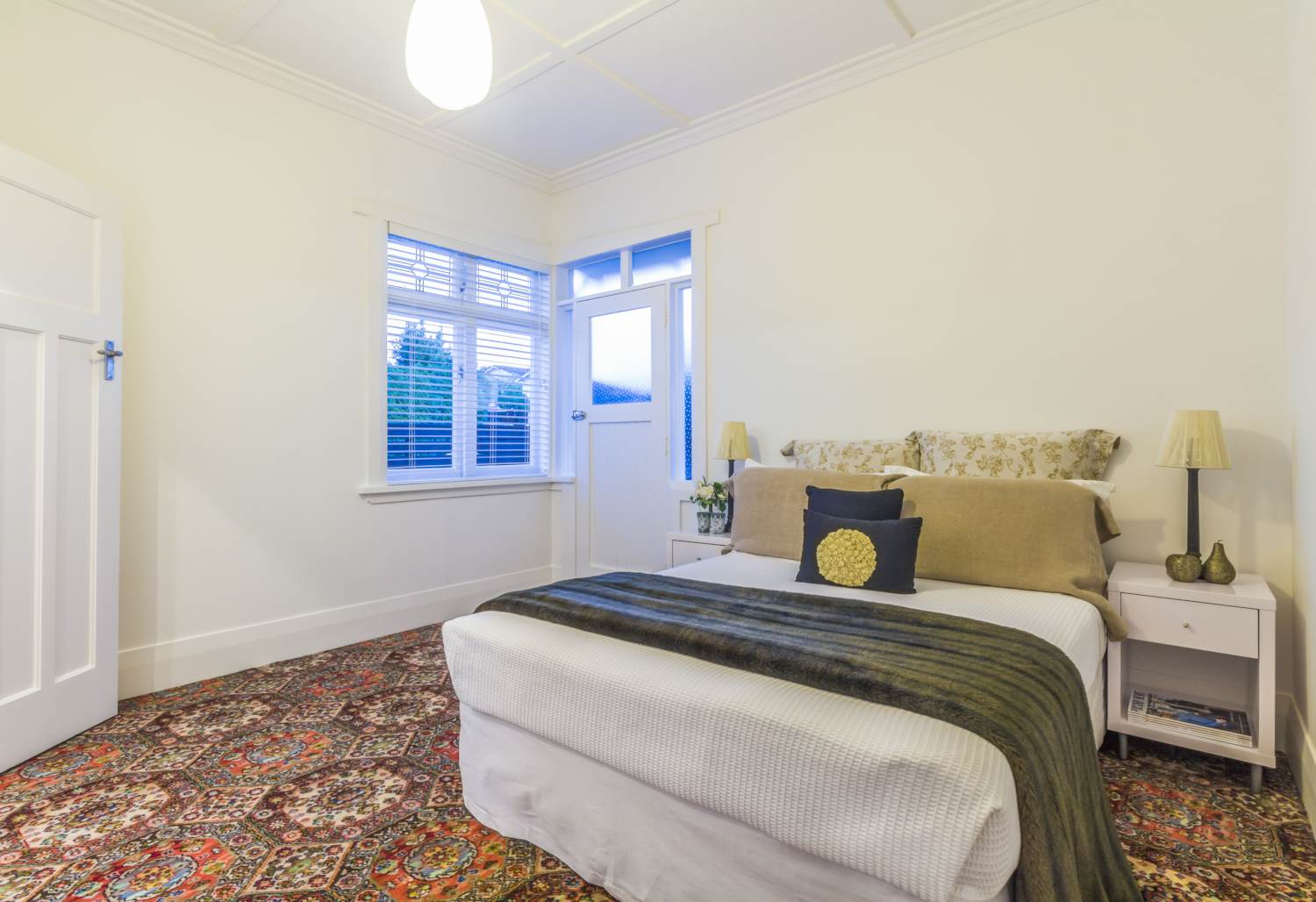 MOUNT EDEN - 4 double bedroom home with 3 bathrooms  photo