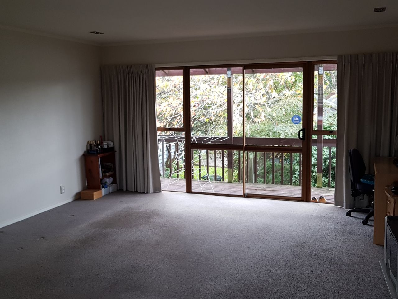 ROYAL OAK - Very Tidy and Modern 3 Bedroom Town House photo