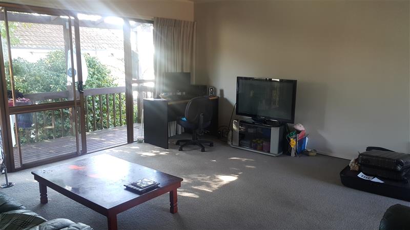 ROYAL OAK - Very Tidy and Modern 3 Bedroom Town House photo
