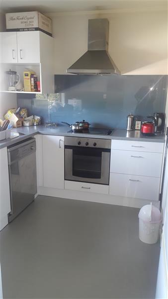 ROYAL OAK - Very Tidy and Modern 3 Bedroom Town House photo