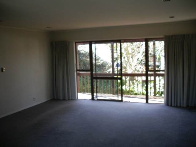 ROYAL OAK - Very Tidy and Modern 3 Bedroom Town House photo