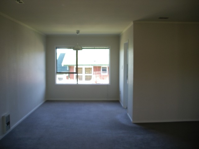ROYAL OAK - Very Tidy and Modern 3 Bedroom Town House photo