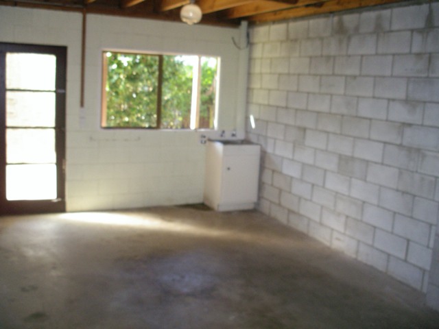 ROYAL OAK - Very Tidy and Modern 3 Bedroom Town House photo
