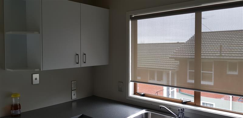 ROYAL OAK - Very Tidy and Modern 3 Bedroom Town House photo