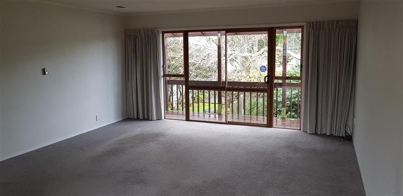 ROYAL OAK - Very Tidy and Modern 3 Bedroom Town House photo