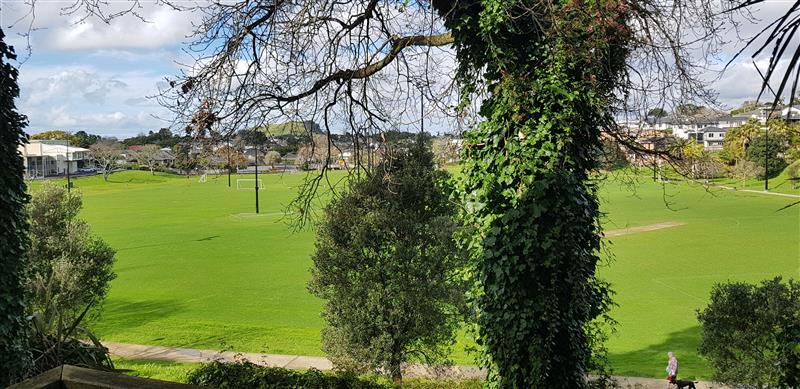 ELLERSLIE - 3 brm Townhouse - Great Locations photo