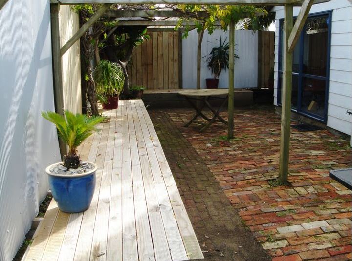 ELLERSLIE - 3 Bedroom House in a good location photo