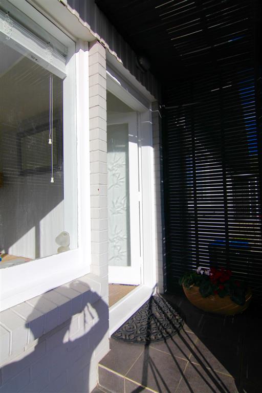 Remuera 1 bedroom unit plus an office with private garden and carport photo