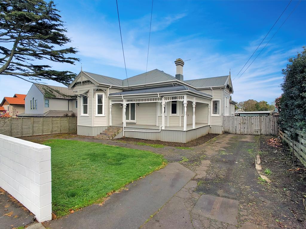 EPSOM - Double Grammar Zone or Groups photo