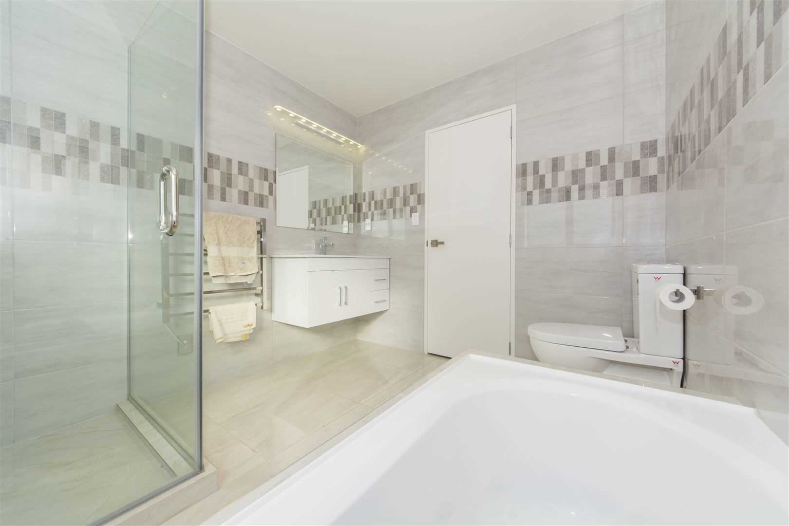 GLEN EDEN - Modern 4 bedrooms 2 bathroom family home Glen Eden photo