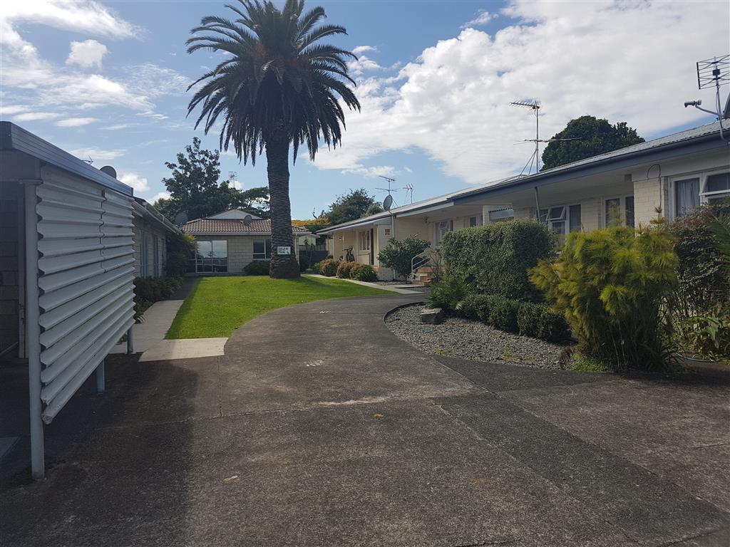 EPSOM :  Selwyn Road 2 Bedroom and study  photo