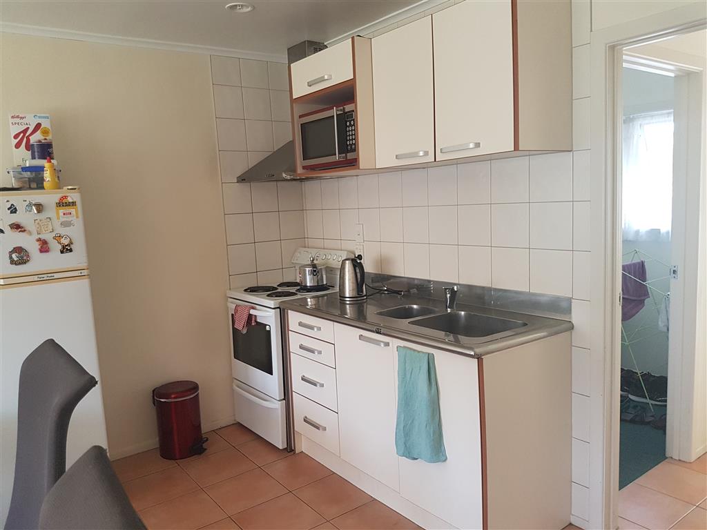 EPSOM :  Selwyn Road 2 Bedroom and study  photo