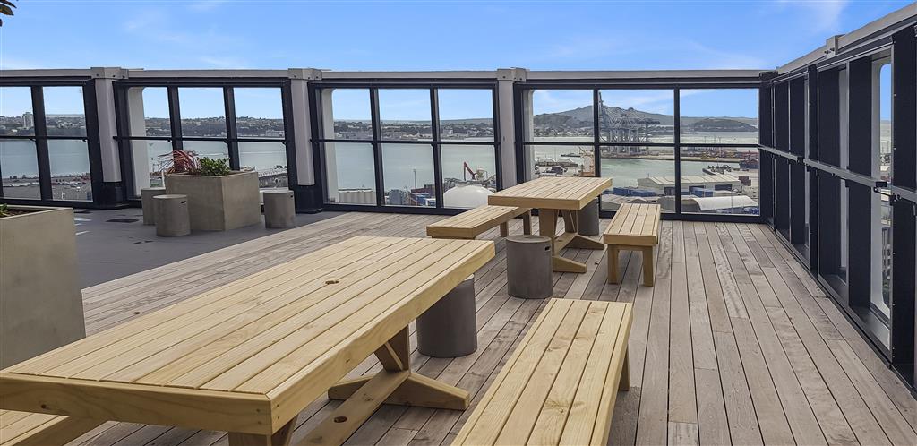 CITY CENTRE - two bedroom apartment with a carpark photo