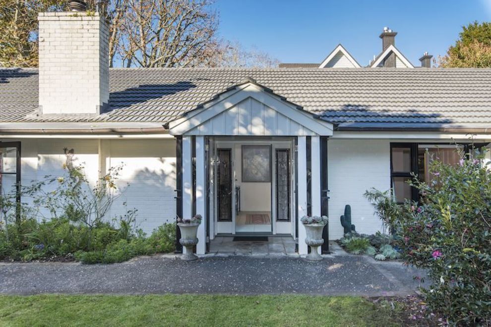 EPSOM - Charismatic home in royal DGZ location  photo