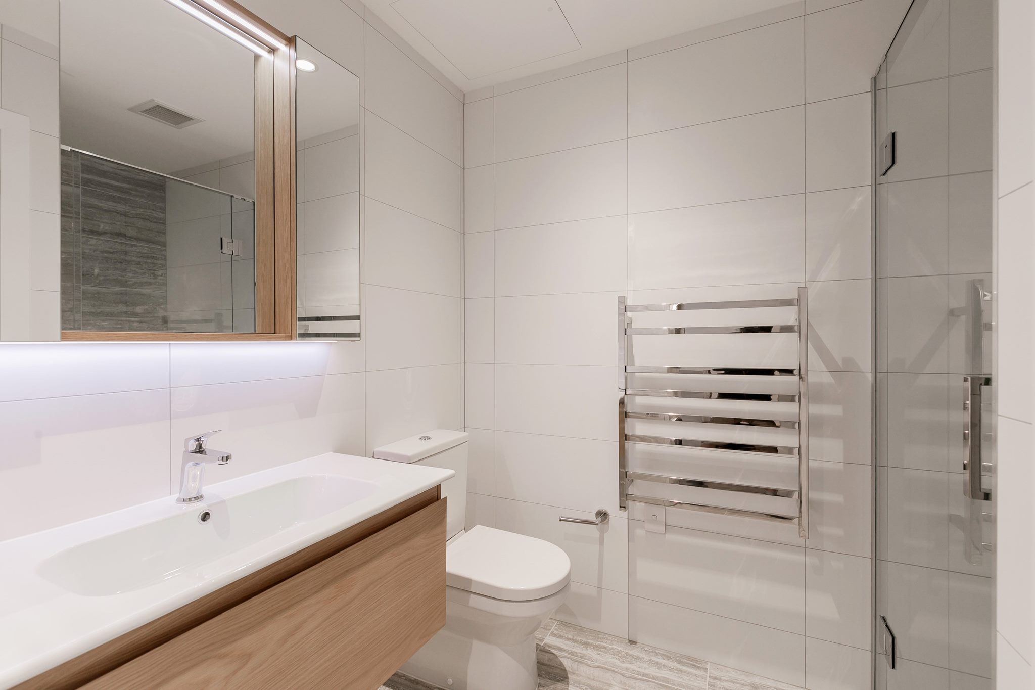 GRAFTON - Penthouse 1 Bedroom Apartment with Views & Carpark  photo