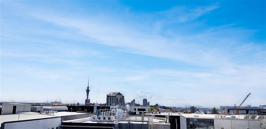GRAFTON - Penthouse 1 Bedroom Apartment with Views & Carpark  photo