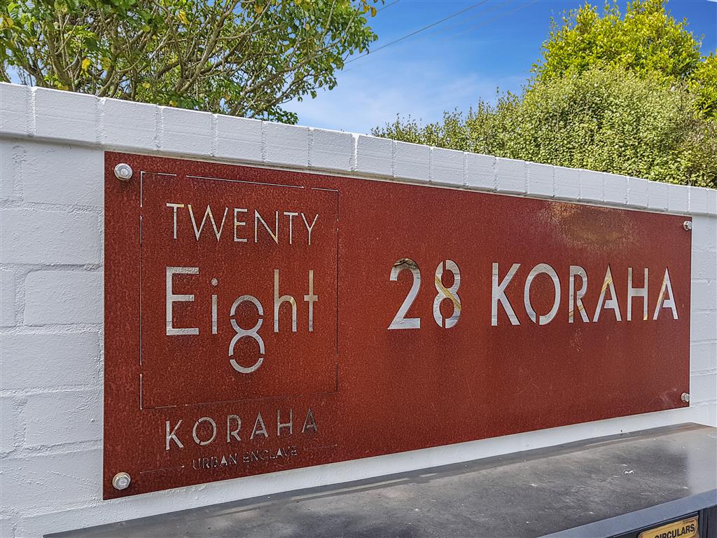 REMUERA:  Koraha Street  3 Bedroom Contemporary  Living photo