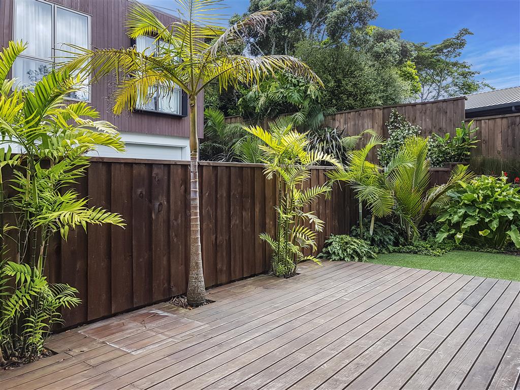 REMUERA:  Koraha Street  3 Bedroom Contemporary  Living photo