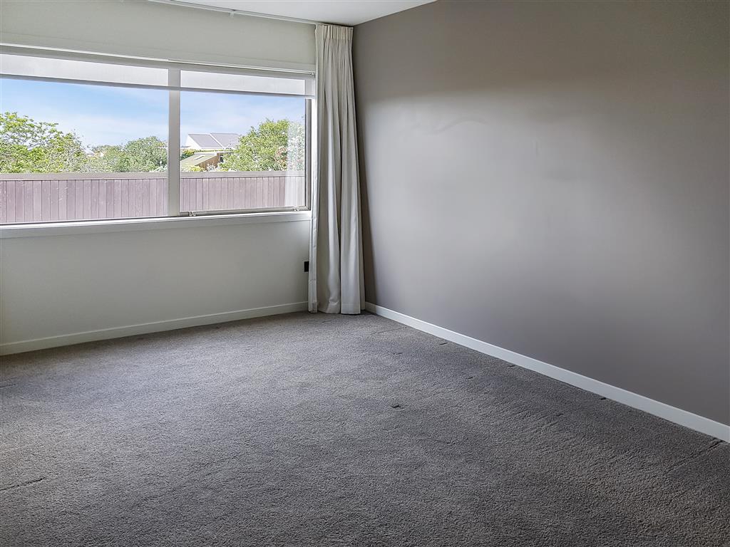 REMUERA:  Koraha Street  3 Bedroom Contemporary  Living photo