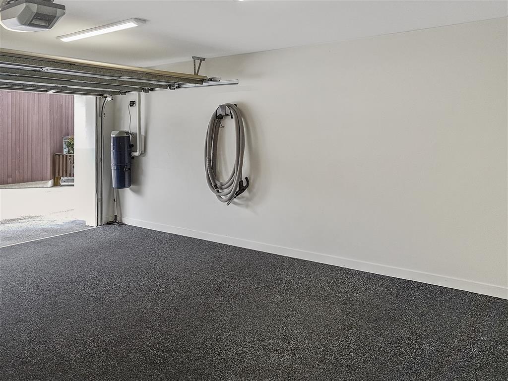 REMUERA:  Koraha Street  3 Bedroom Contemporary  Living photo