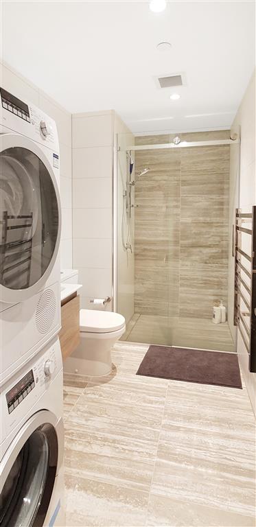 GRAFTON - Spacious Furnished One Bedroom Apartment With A Carpark photo