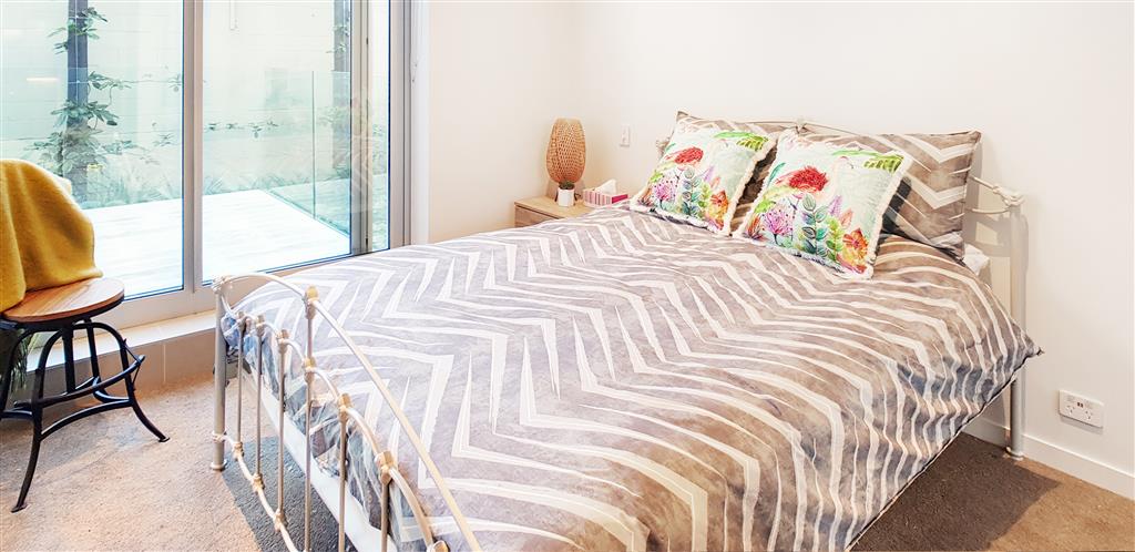 GRAFTON - Spacious Furnished One Bedroom Apartment With A Carpark photo