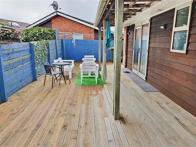 Papakura - Stand Alone 2 Bedroom House photo