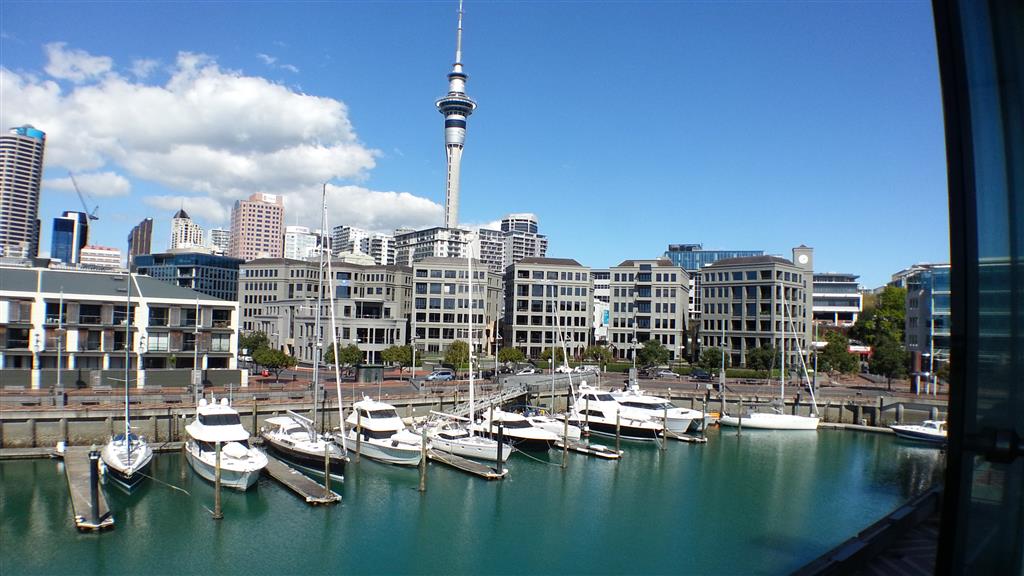 AUCKLAND CENTRAL Lighter Quay Waterfront Apartment photo
