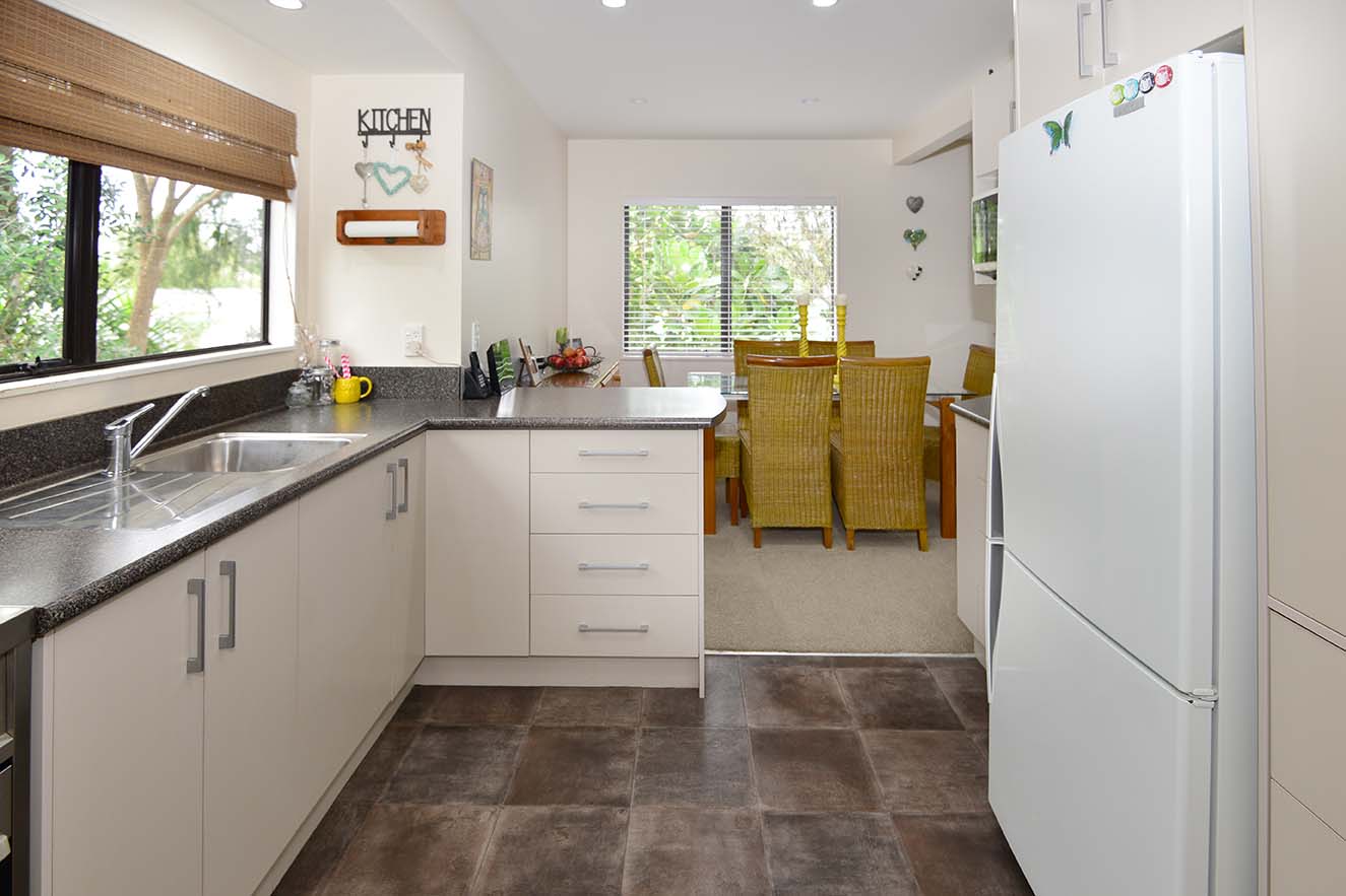 TOTARA VALE - 4 Bedooms With 2 Bathroom Family Home photo