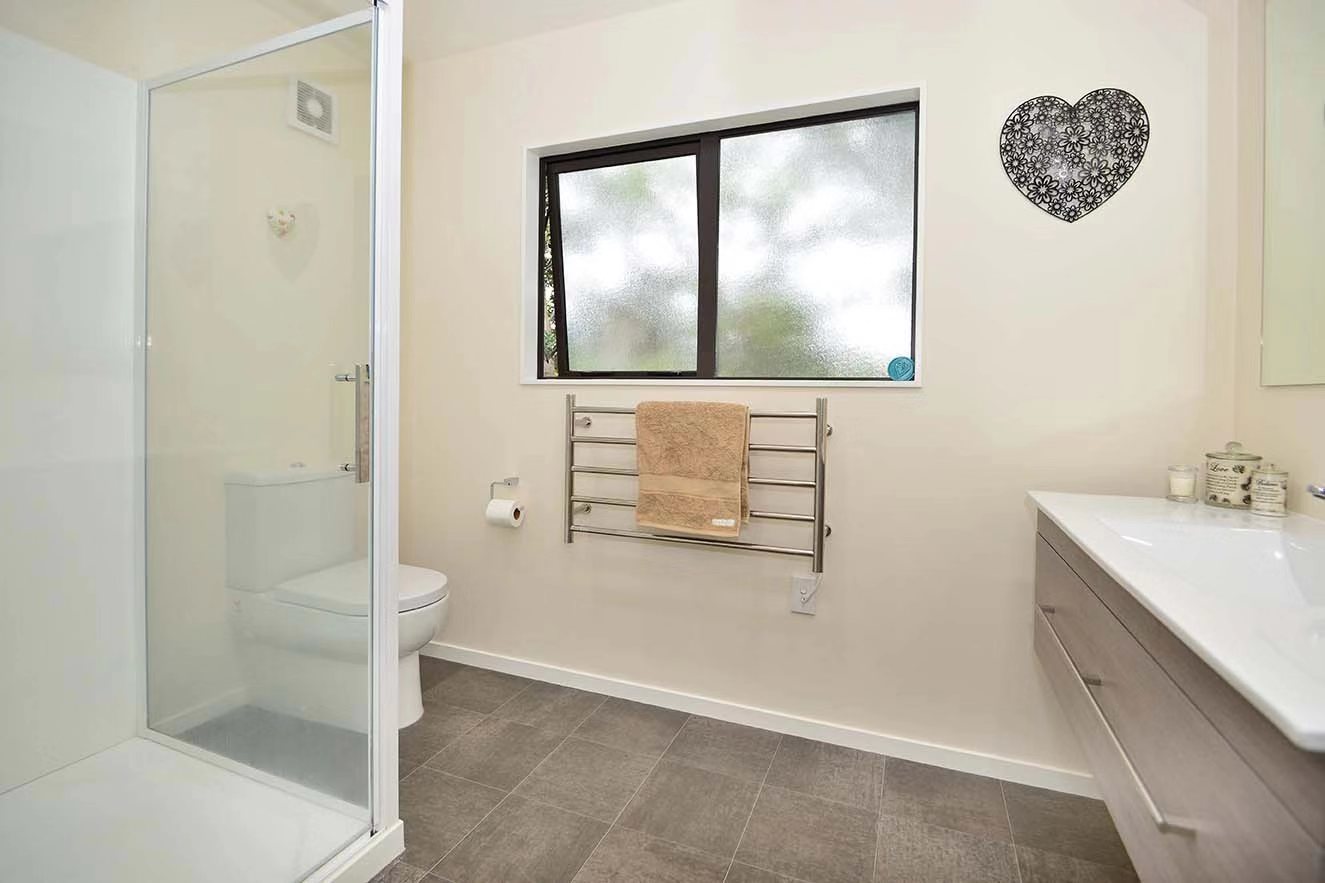 TOTARA VALE - 4 Bedooms With 2 Bathroom Family Home photo