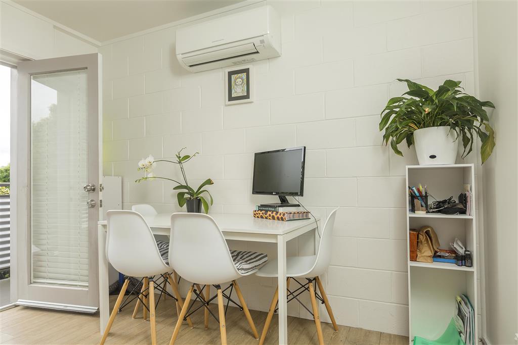 Sunny Elevated Unit - Perfect for Single/Couple photo