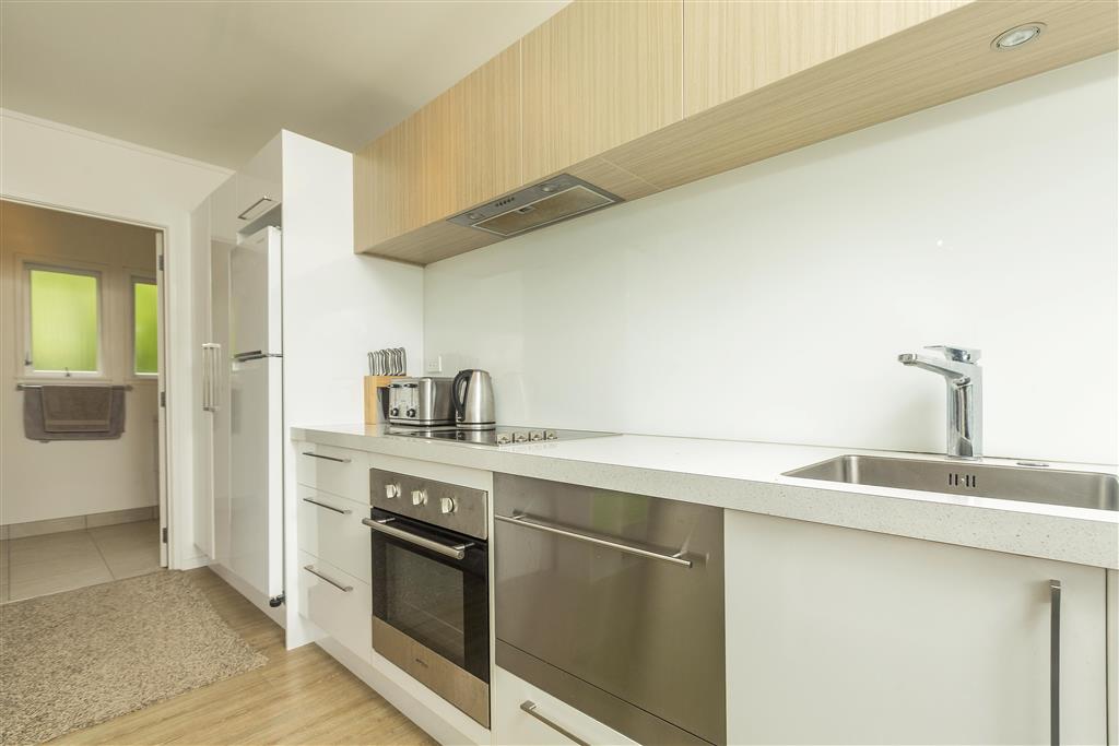 Sunny Elevated Unit - Perfect for Single/Couple photo
