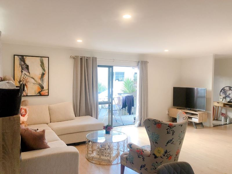 Part furnished 3 bedroom 2 bathroom family home photo