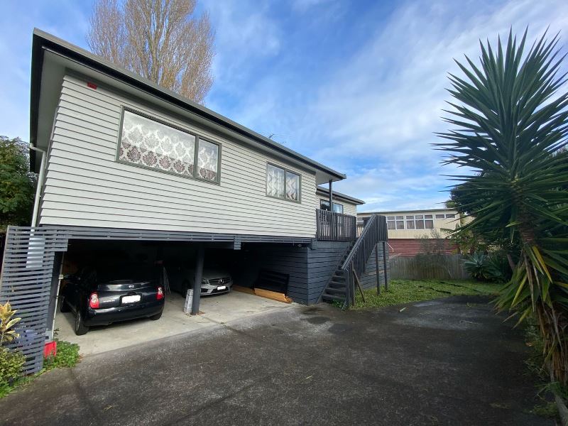 Part furnished 3 bedroom 2 bathroom family home photo